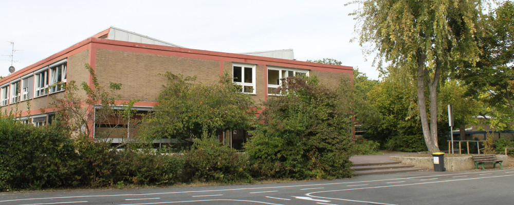 Das Hauptgebäude der Konrad-Haenisch-Schule. Foto: Jonatan Steller
